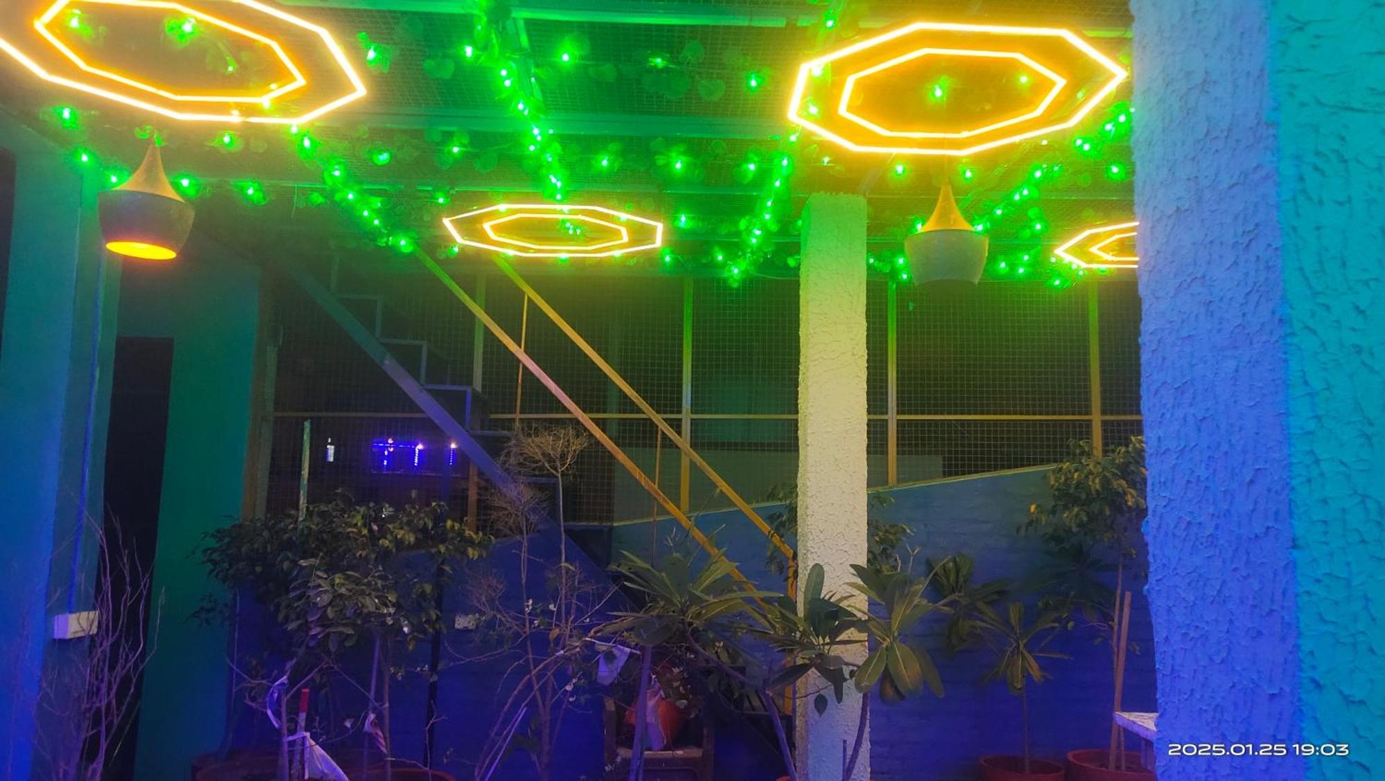 Big Brother Hostel Hotel Agra  Exterior foto